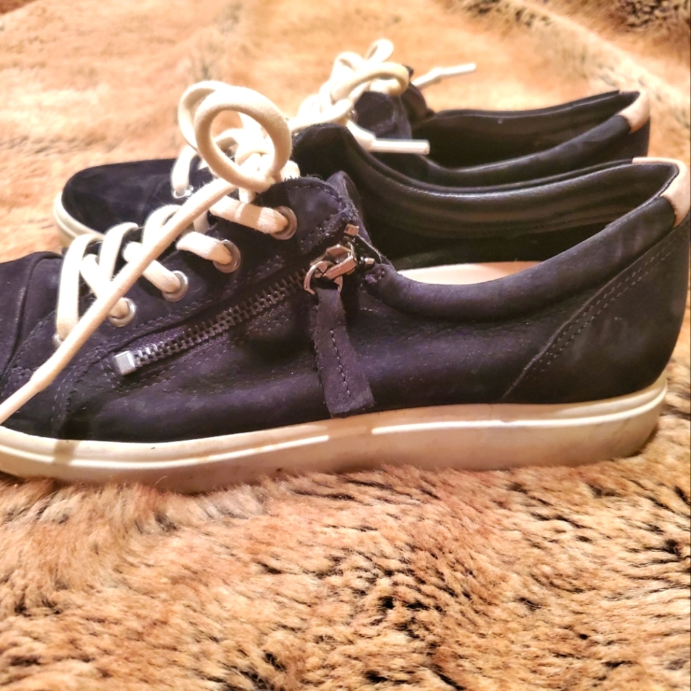 Ecco Sneakers